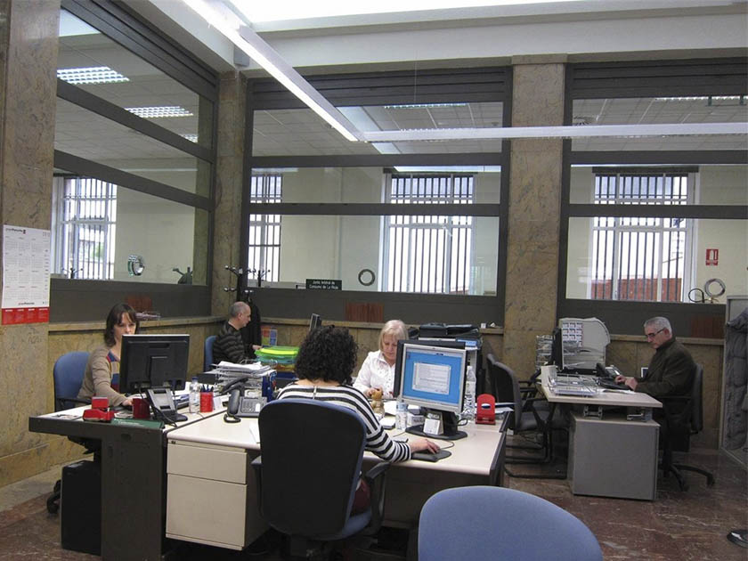 FUncionarios oficina trabajar