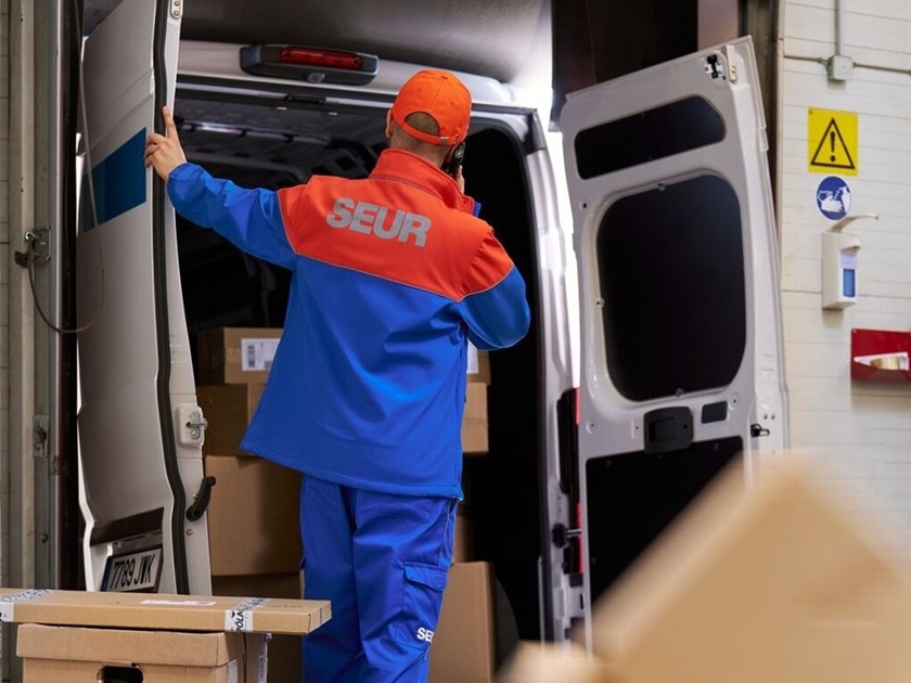 Economía.- Seur refuerza su plantilla con 2.800 incorporaciones para afrontar el Black Friday, la Navidad y las rebajas