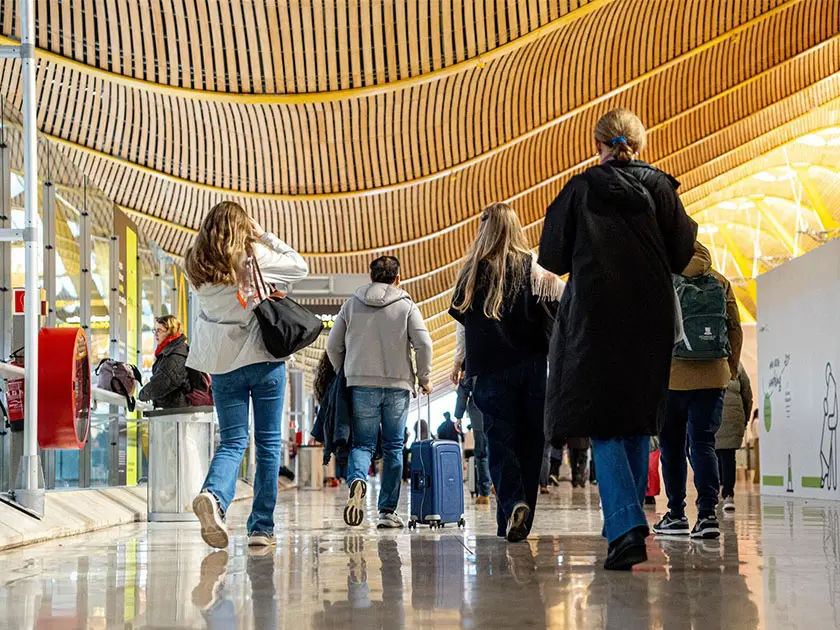 aena vuelos aeropuerto viajeros turistas