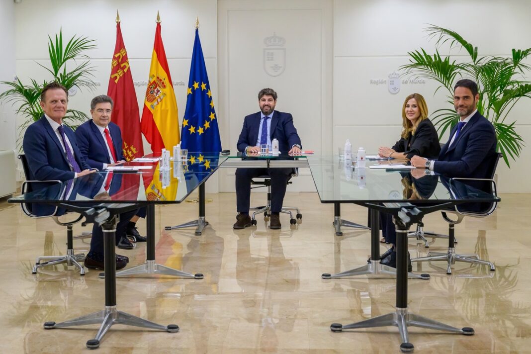 2026/09/18 PRESIDENTE REUNION DIRECTIVOS DE VODAFONE ESPAÑA